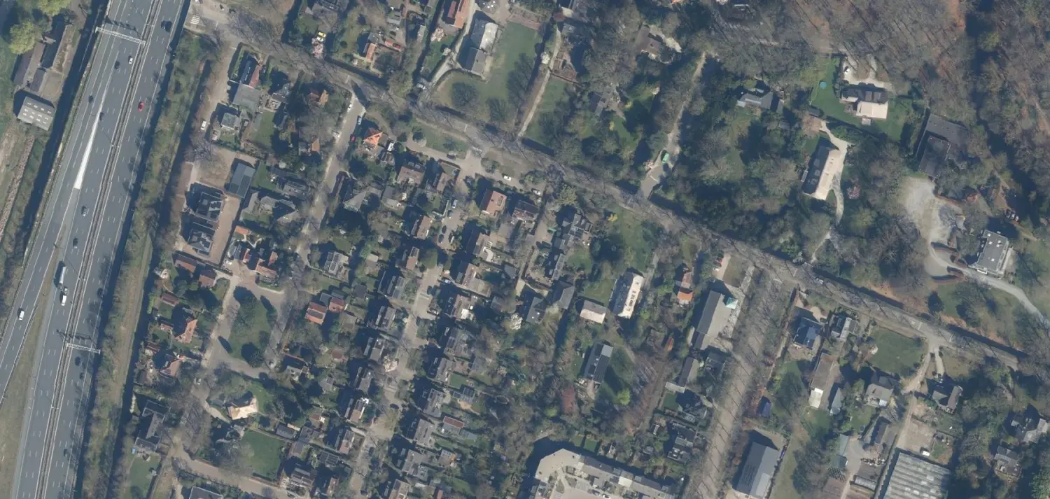 Luchtfoto van Groenekan, het dorpslint langs de Groenekanseweg, werkgebied van Brouwers Elektrotechniek