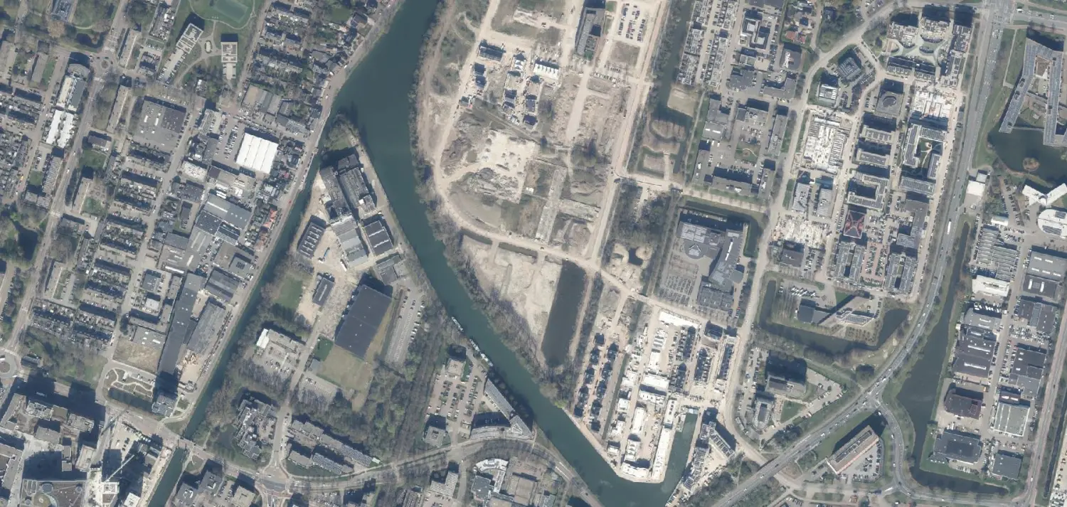 Luchtfoto van Nieuwegein, de stad rond het Merwedekanaal, werkgebied van Brouwers Elektrotechniek