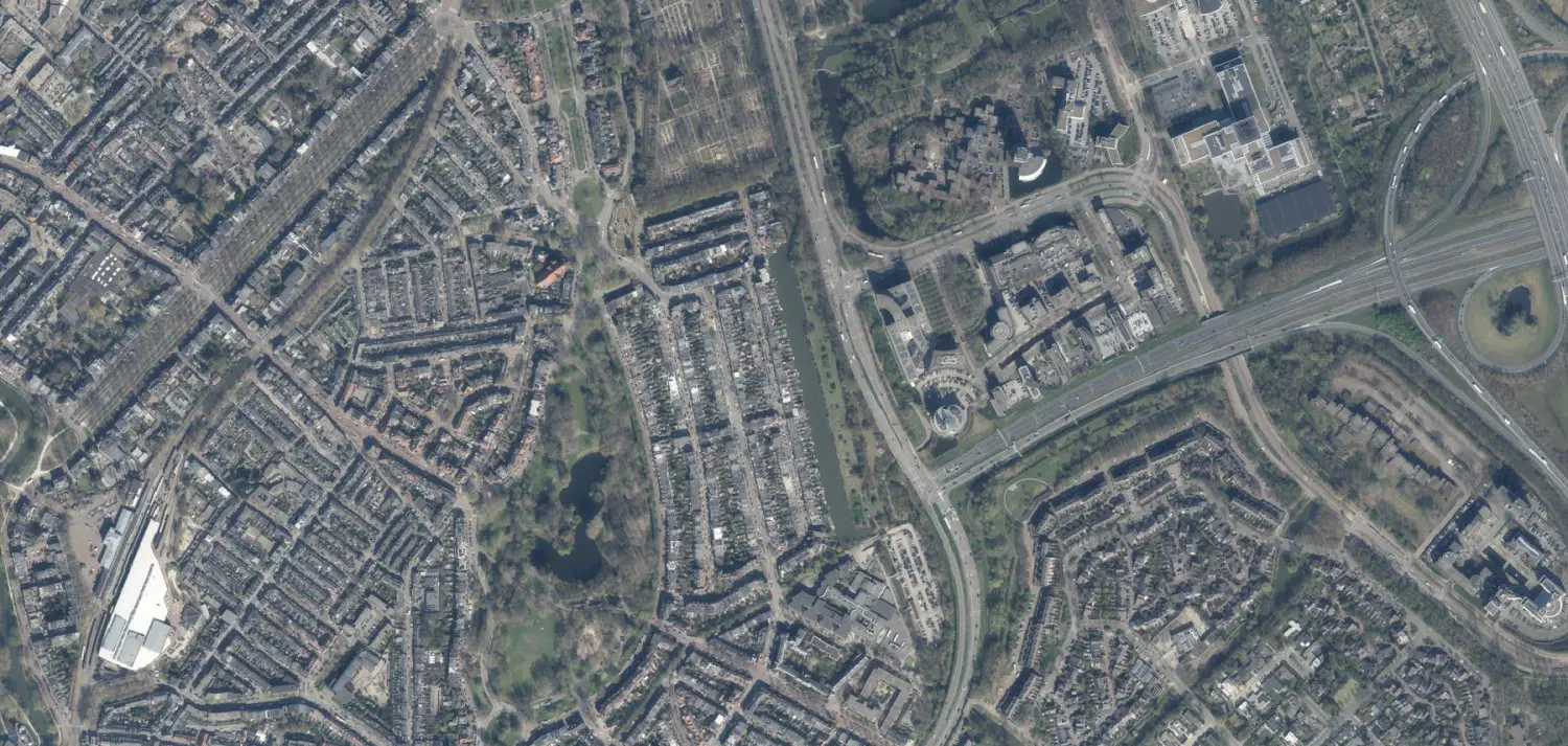 Luchtfoto van Utrecht Oost, het hele stadsdeel in een keer, werkgebied van Brouwers Elektrotechniek