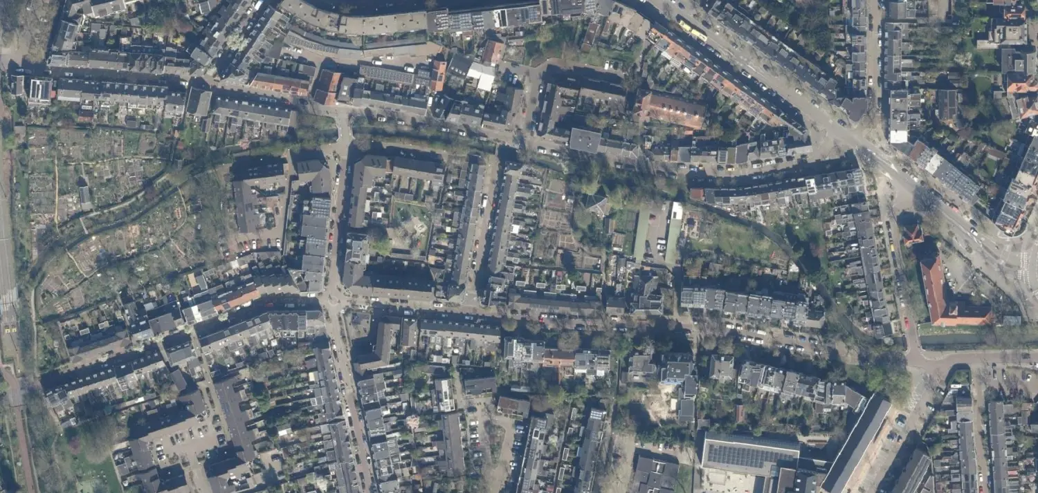 Luchtfoto van Wilhelminapark, de villabouw rond het park, werkgebied van Brouwers Elektrotechniek