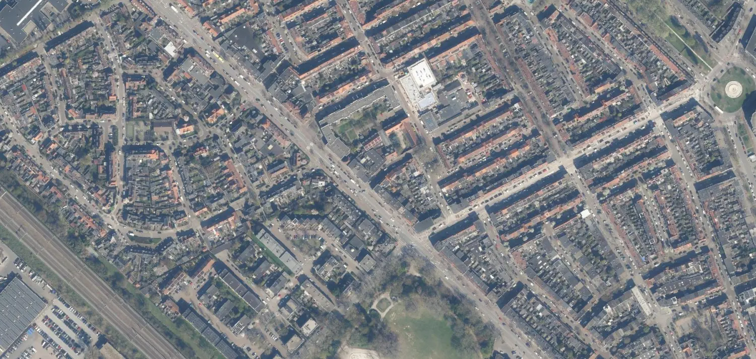 Luchtfoto van Zuilen, de woonbuurt langs het Amsterdam-Rijnkanaal, werkgebied van Brouwers Elektrotechniek